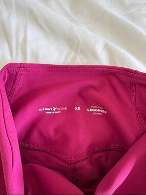 Old Navy Magenta Active High-Rise Leggings